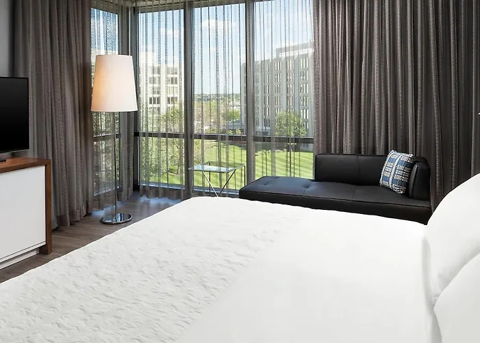 Le Meridien Chicago - Oakbrook Center
