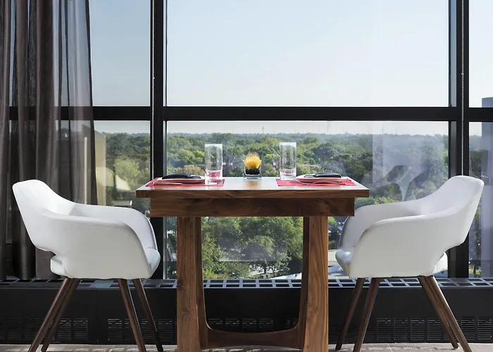 Le Meridien Chicago - Oakbrook Center 4*