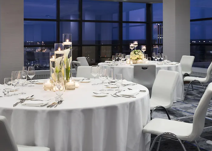 Le Meridien Chicago - Oakbrook Center 4*