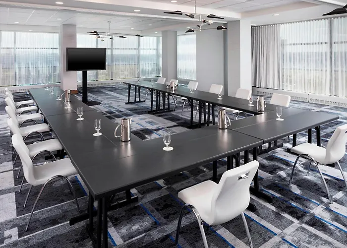 Le Meridien Chicago - Oakbrook Center