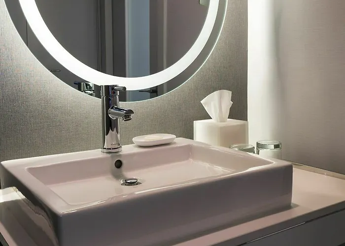 Le Meridien Chicago - Oakbrook Center