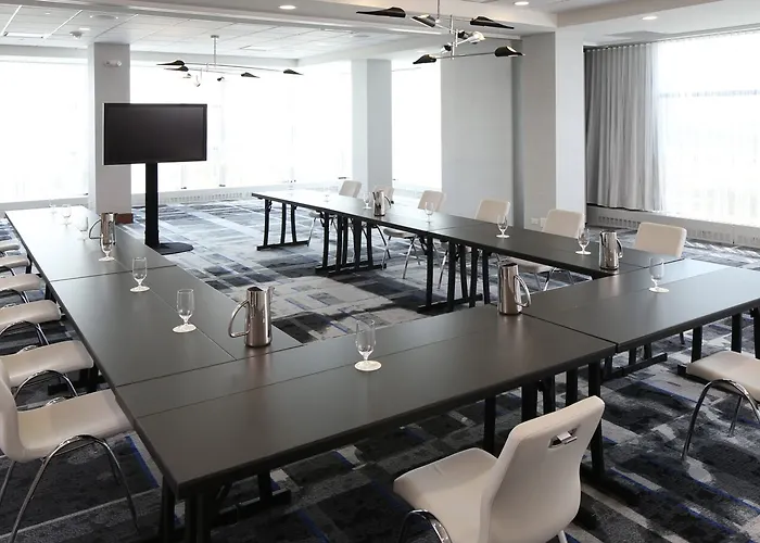 Le Meridien Chicago - Oakbrook Center Hotel 4*