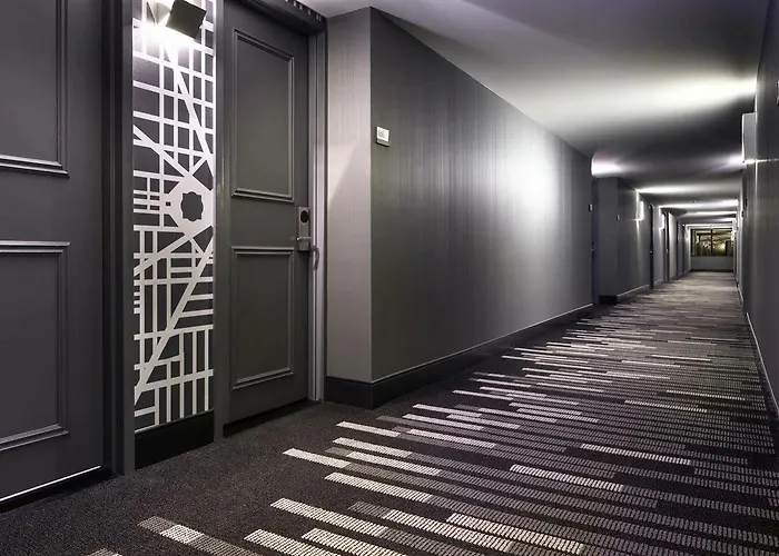 Le Meridien Chicago - Oakbrook Center Hotel 4*