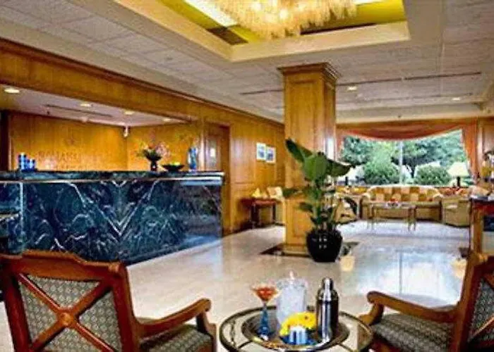 Le Meridien Chicago - Oakbrook Center Hotel 4*