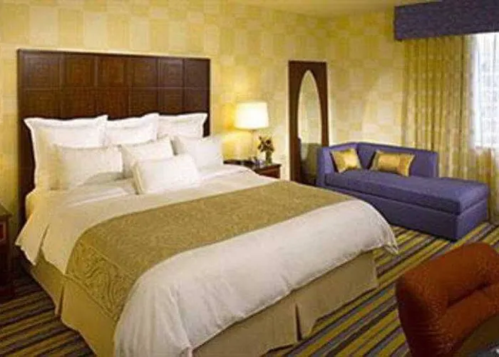 Le Meridien Chicago - Oakbrook Center Hotel 4*